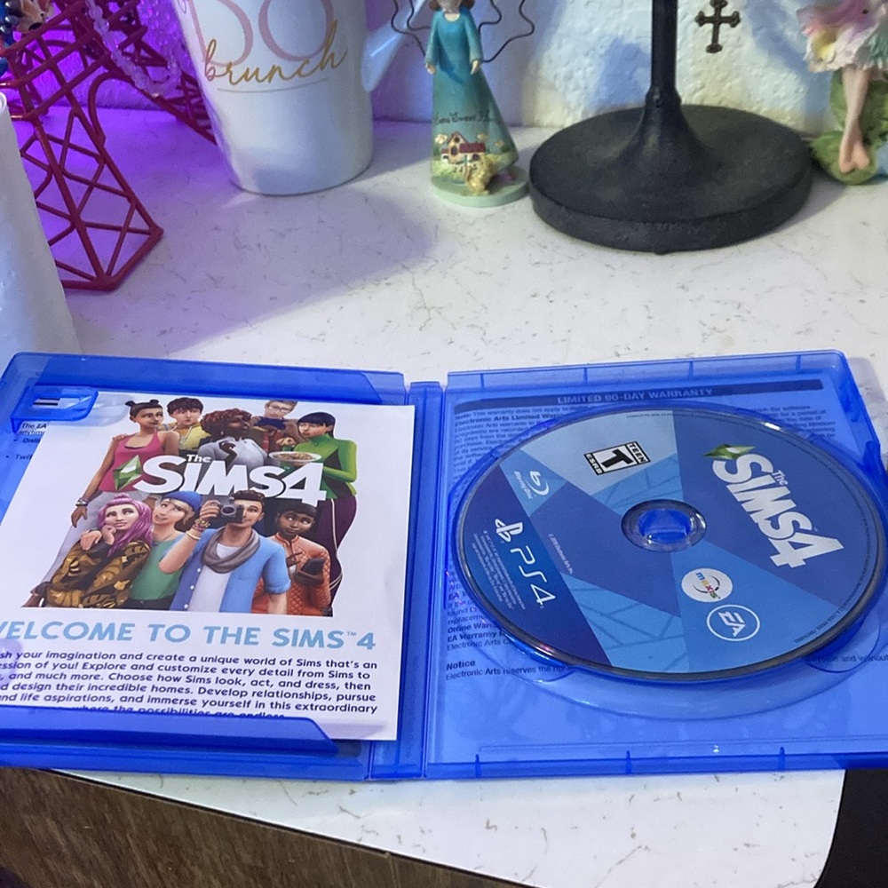 PS4 SIMS 4 - Picture 2 of 2